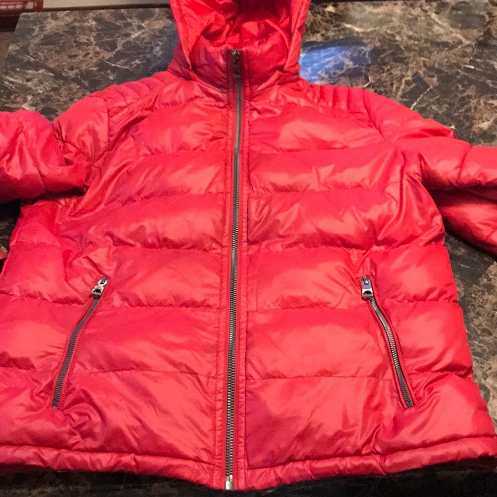 Guess - Picture 2 of 4